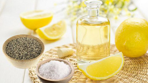 الليمون والملح والفلفل الأسود.. حل سحري لعدة مشاكل صحية