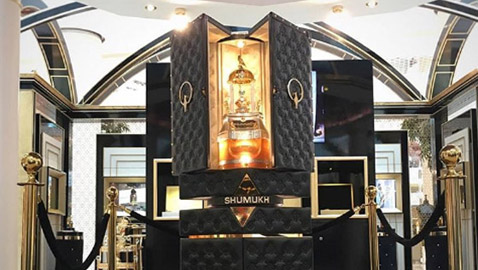 لن تُصدق ثمنه.. أغلى وأفخم عطر في العالم من دبي