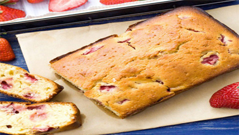 طريقة تحضير كيك الفراولة الهش بطعمه الرائع والطيب