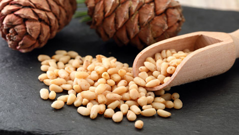 أبرز الفوائد الصحية المدهشة للصنوبر تجعله يتربع على عرش المكسرات