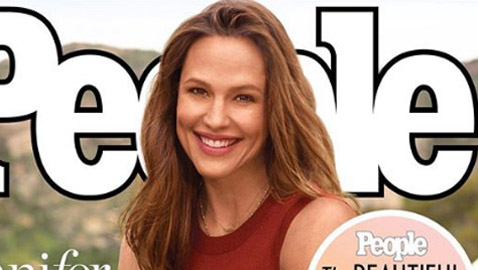 مجلة أمريكية تختار (جنيفر غارنر) كأجمل امرأة للعام وتضعها على غلافها