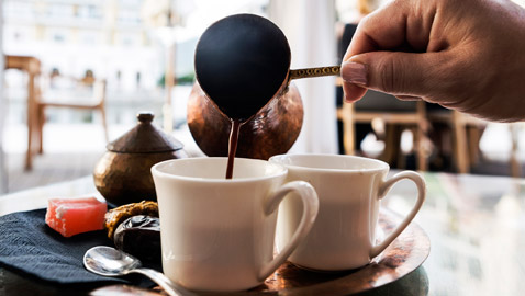 كم كوبا من القهوة مسموح بشربه يوميا؟!