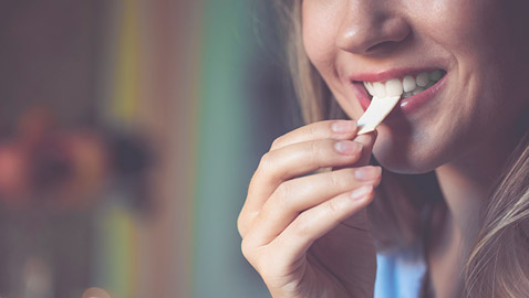 10 فوائد صحية غير متوقعة لتناول العلكة