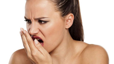 مجموعة حلول اذا كنت تعاني من رائحة الفم الكريهة...