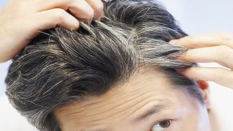 عادات يومية خاطئة تسرع ظهور الشيب