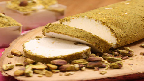 طريقة تحضير البوظة العربية بالفستق الحلبي السهلة والشهية