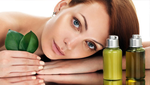 أفضل 8 زيوت نباتية لحماية البشرة من مخاطر أشعة الشمس في الصيف