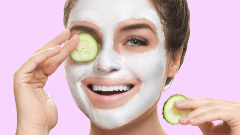 أفضل 5 ماسكات طبيعية لبشرة مشدودة مشرقة خالية من التجاعيد