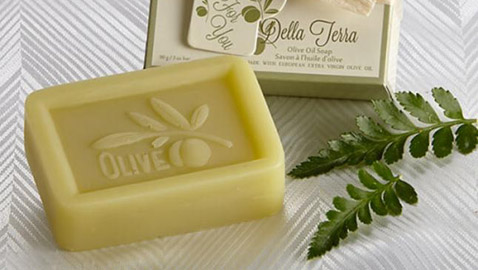 استعيني بصابون زيت الزيتون لعناية 