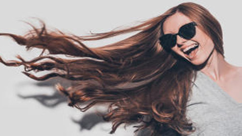 10 أكاذيب شائعة ومعلومات خاطئة عن العناية بالشعر