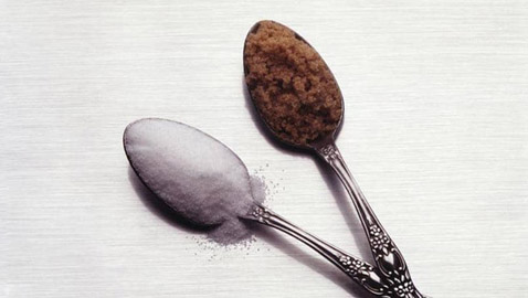 السكر البني.. هل هو البديل الصحي عن الأبيض؟