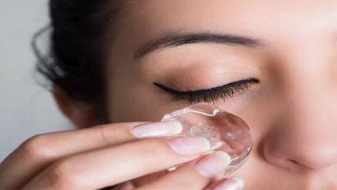 إليكم 5 استخدامات مهمة لمكعبات الثلج للحفاظ على جمال البشرة