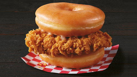 بالصور: تعرفوا إلى أغرب وجبة يقدمها كنتاكي بتاريخه!