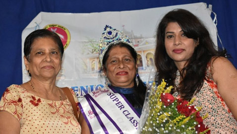 عمرها 67 عاماً وتفوز بلقب ملكة جمال الهند