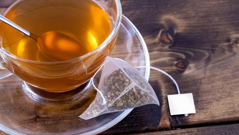 علماء يحذّرون العالم من مخاطر أكياس الشاي