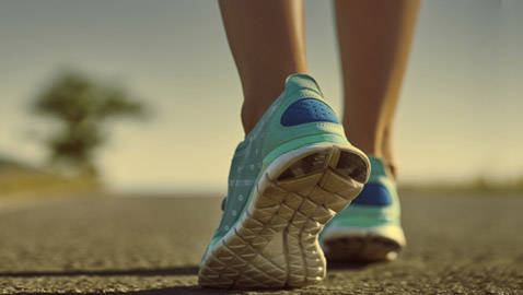 إليكم 10 طرق للحصول على أقصى فائدة خلال ممارسة المشي