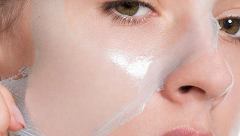 التقشير واللايزر لإزالة التجاعيد في عيادة التجميل