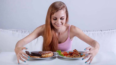 دراسة تثبت أنّ تناول العشاء لا يؤثّر على الوزن!