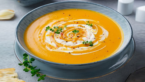 إليكم طريقة تحضير شوربة القرع والجزر الصحية والطيبة