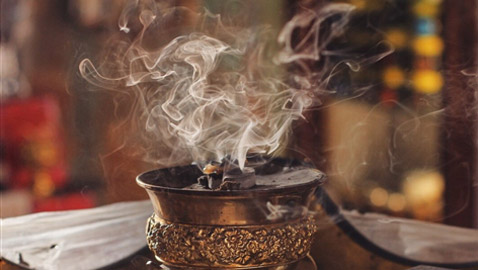 إياك وحرق البخور.. هذا ما يفعله بالقلب والرئة!