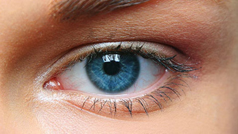 شكل ولون العين.. أسرار عن مشاكل صحية وطباع شخصية