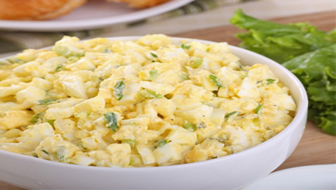 طريقة تحضير سلطة البيض المسلوق لوجبة إفطار صحية ولذيذة