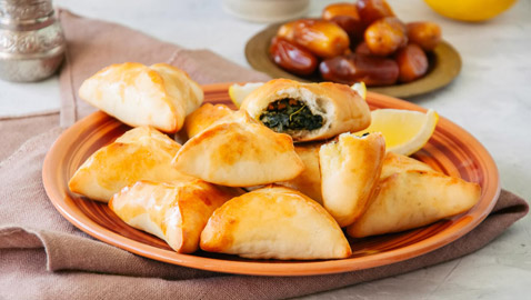 طريقة تحضير فطائر السبانخ للفطور