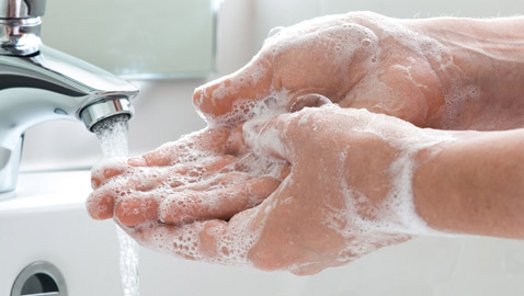 إليكم الطريقة الصحيحة لغسل اليدين وتطهيرهم من البكتيريا والفيروسات!