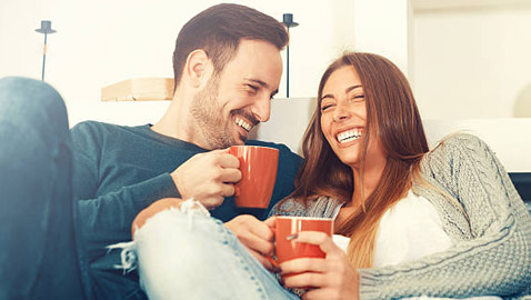 تواجدك وزوجك في البيت.. إليكما 10 نصائح لتجنب الخلافات الزوجية