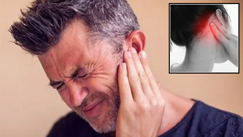 هل يزعجك الألم المتكرر خلف الأذن؟ إليك الأسباب المحتملة له والعلاج