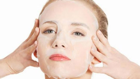 بينها البيض والقهوة... 4 خلطات طبيعية لشد الوجه