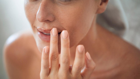 3 وصفات منزلية لعلاج وتفتيح الشفاه