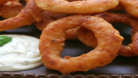 إليكم طريقة تحضير حلقات البصل المشوية بسعرات حرارية أقل