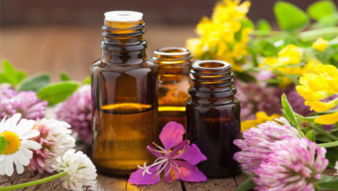 العلاج بالعطور.. زيوت أساسية لتخفيف التوتر في فترة الحجر المنزلي