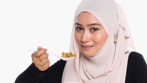 لماذا يزيد الوزن في رمضان رغم الصيام؟