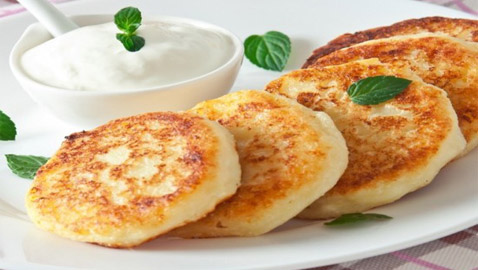 إليكم طريقة عمل بان كيك بالجبنة البيضاء المميزة للسحور