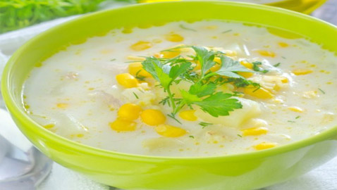 إليكم طريقة تحضير شوربة ذرة بالأعشاب الشهية والمميزة
