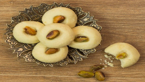 غريبة شهية وهشة بثلاث مكونات فقط لضيافة عيد الفطر