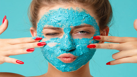 إليكم قائمة بأفضل الماسكات المصنوعة منزليا للعناية بالبشرة