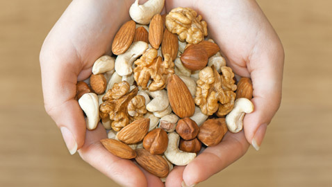 لهذا السبب لا يجب أن تأكل الكثير من المكسرات