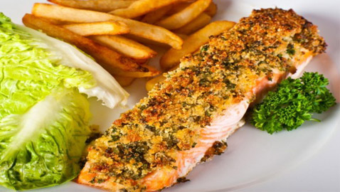 إليكم طريقة تحضير سلمون مشوي بالأعشاب والليمون للرجيم