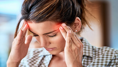 تغنيكم عن الأدوية.. إليكم 10 طرق طبيعية للتخلص من الصداع