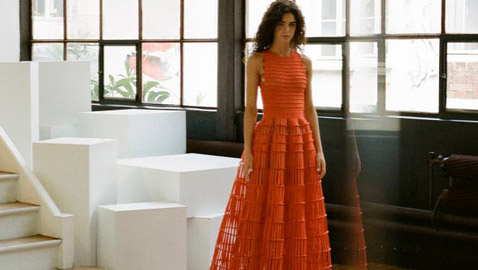 ثوب وحيد فقط في مجموعة ربيع كيروز للأزياء الراقية