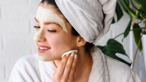 انتبهوا: 16 خطأ غير مقصود يتسبب في دمار بشرتكم وظهور المشاكل!