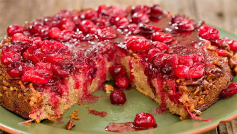 خاصة بسهرات الليالي الصيفية.. طريقة تحضير كيكة التوت البري الباردة