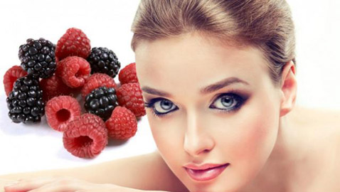 التوت البري والعنب الأحمر للبشرة الدهنية