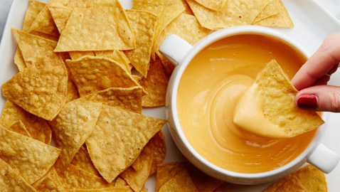 إليكم وصفات نقرشات ومقرمشات صحية لا تحتاج أكثر من 3 مكونات