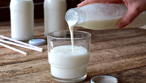 قبل رمي الحليب منتهي الصلاحية، جربوا هذه الاستخدامات لتستفيدوا منه