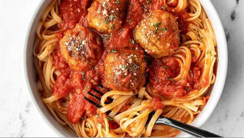 وصفة تحضير باستا مع كرات الدجاج وجبن البارميزان