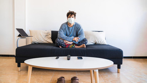 تحذير جديد.. كورونا قد يؤدي إلى الصمم أيضاً!